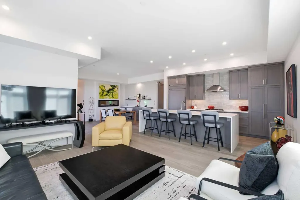 105 Lebel Crescent NW Calgary AB T3B 6M6