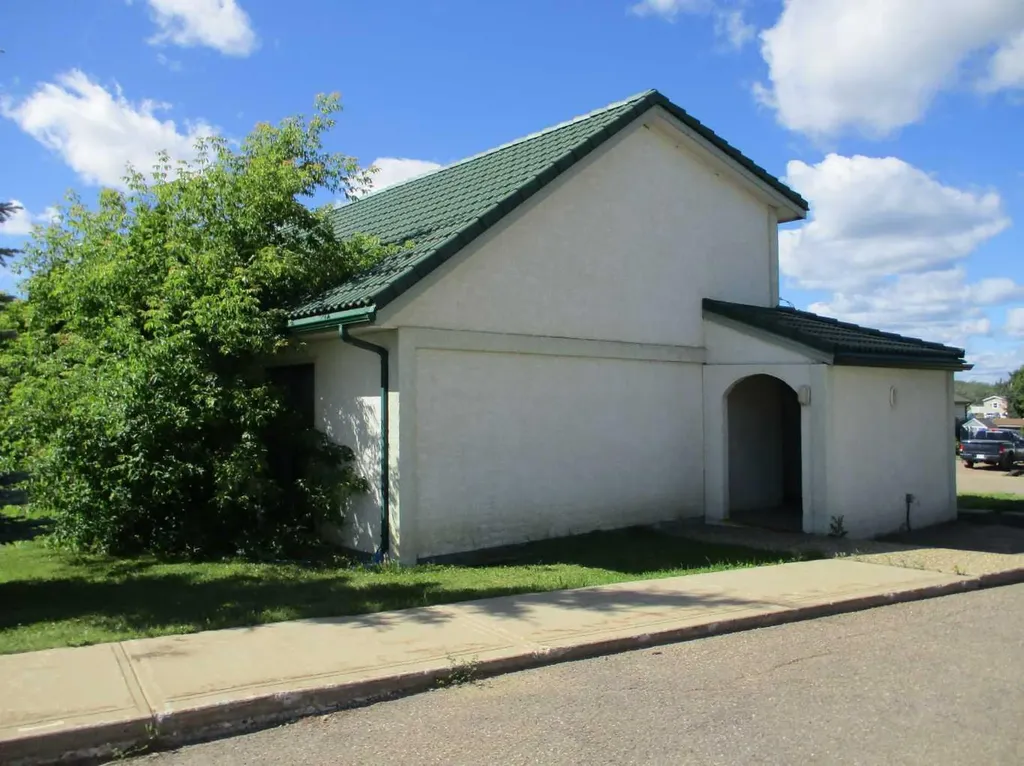 440 Main Street NE Manning AB T0H 2M0