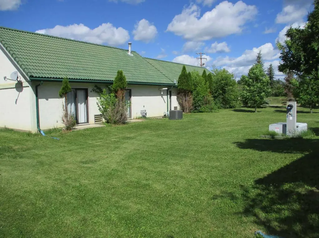 440 Main Street NE Manning AB T0H 2M0