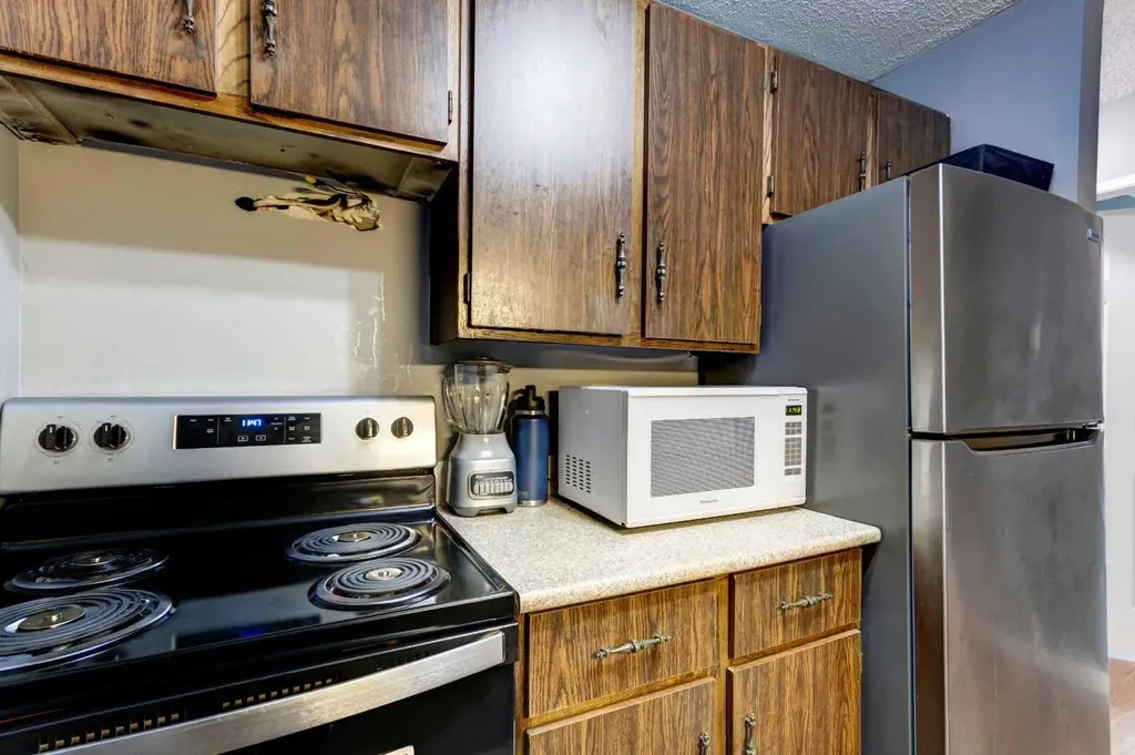 10120 Brookpark Boulevard SW Calgary AB T2W 3G3