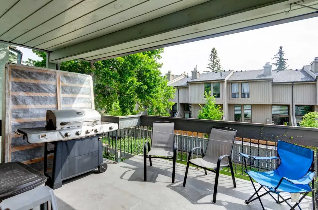 10120 Brookpark Boulevard SW Calgary AB T2W 3G3