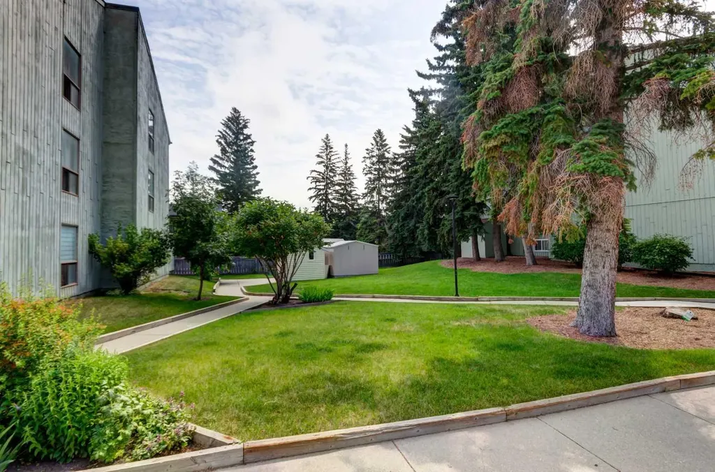 10120 Brookpark Boulevard SW Calgary AB T2W 3G3