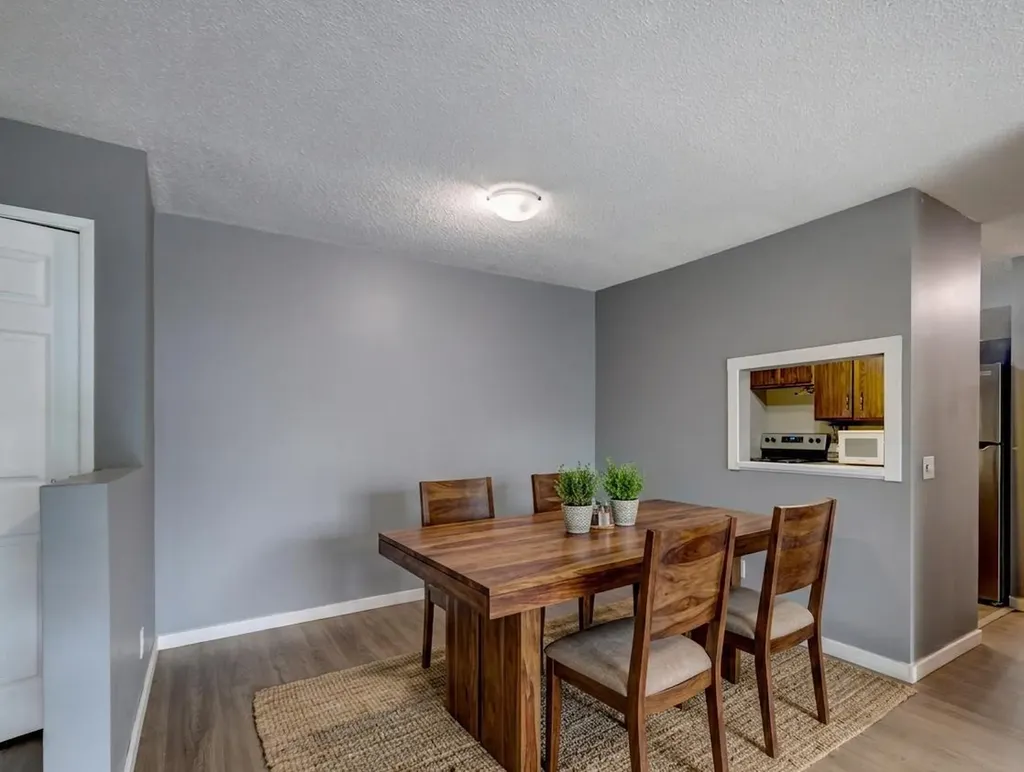 10120 Brookpark Boulevard SW Calgary AB T2W 3G3