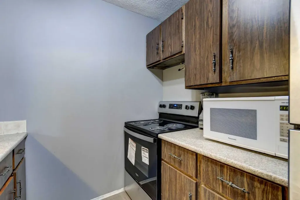 10120 Brookpark Boulevard SW Calgary AB T2W 3G3