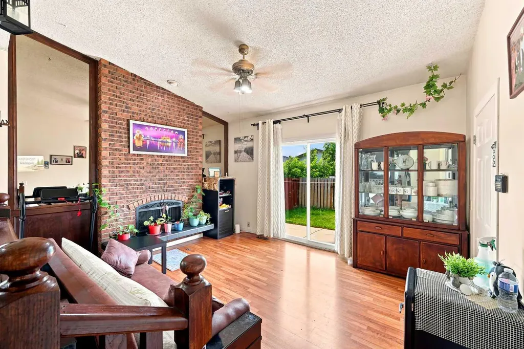 619 Whiteridge Road NE Calgary AB T1Y 2Y7