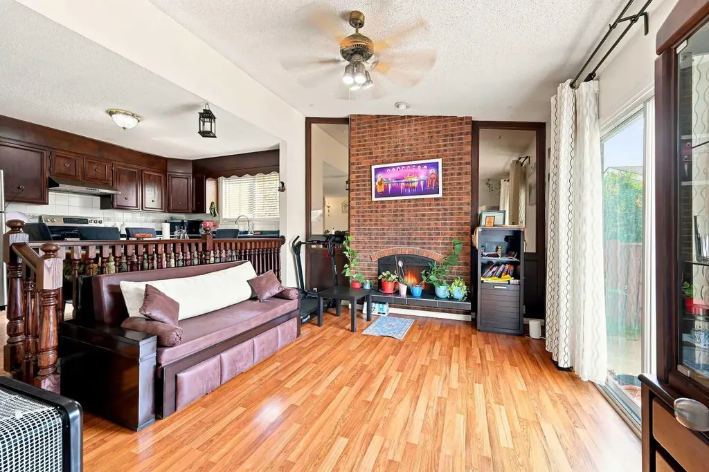 619 Whiteridge Road NE Calgary AB T1Y 2Y7