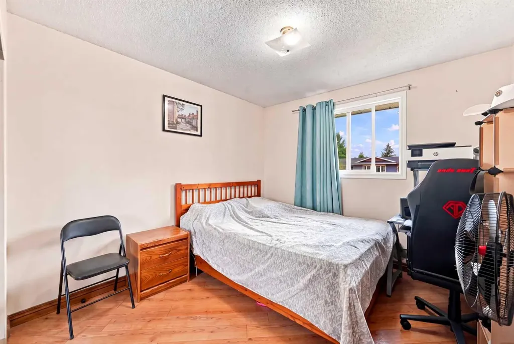 619 Whiteridge Road NE Calgary AB T1Y 2Y7