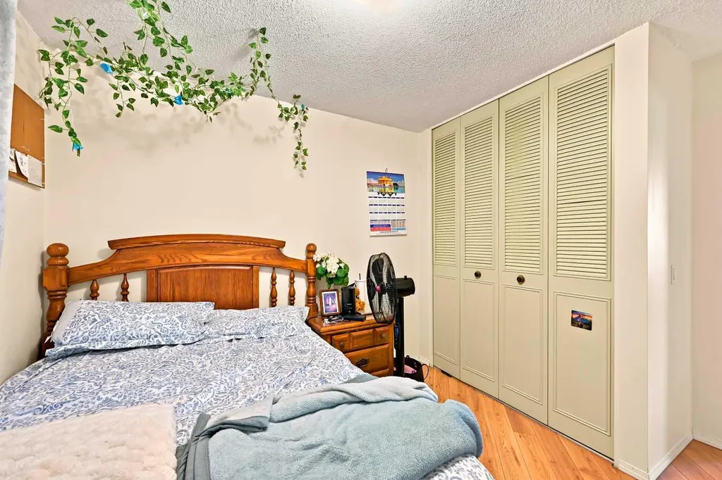 619 Whiteridge Road NE Calgary AB T1Y 2Y7