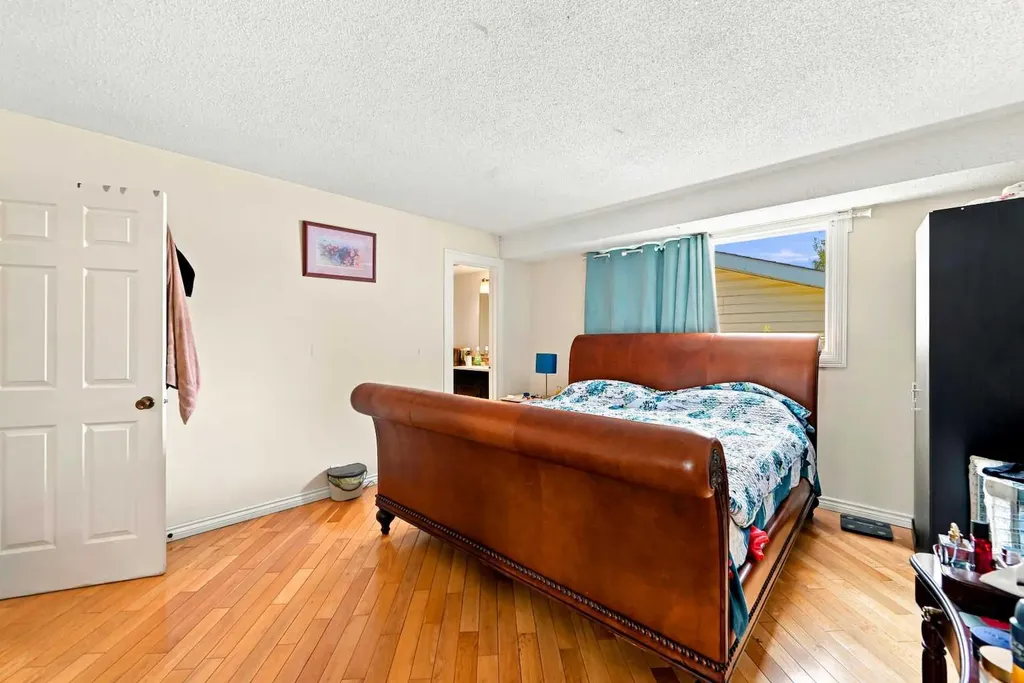 619 Whiteridge Road NE Calgary AB T1Y 2Y7