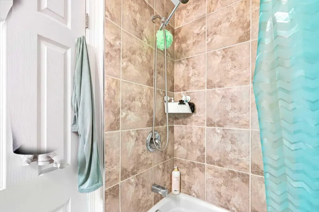 619 Whiteridge Road NE Calgary AB T1Y 2Y7