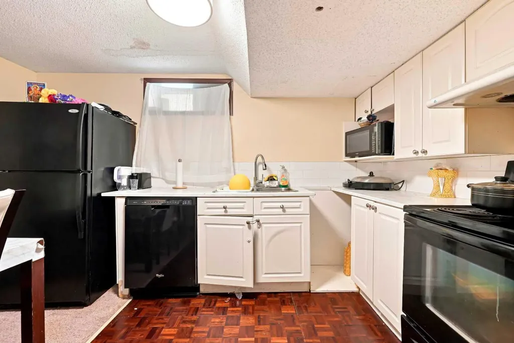 619 Whiteridge Road NE Calgary AB T1Y 2Y7