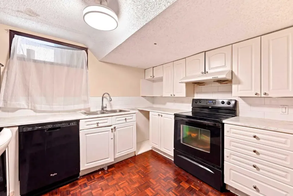 619 Whiteridge Road NE Calgary AB T1Y 2Y7