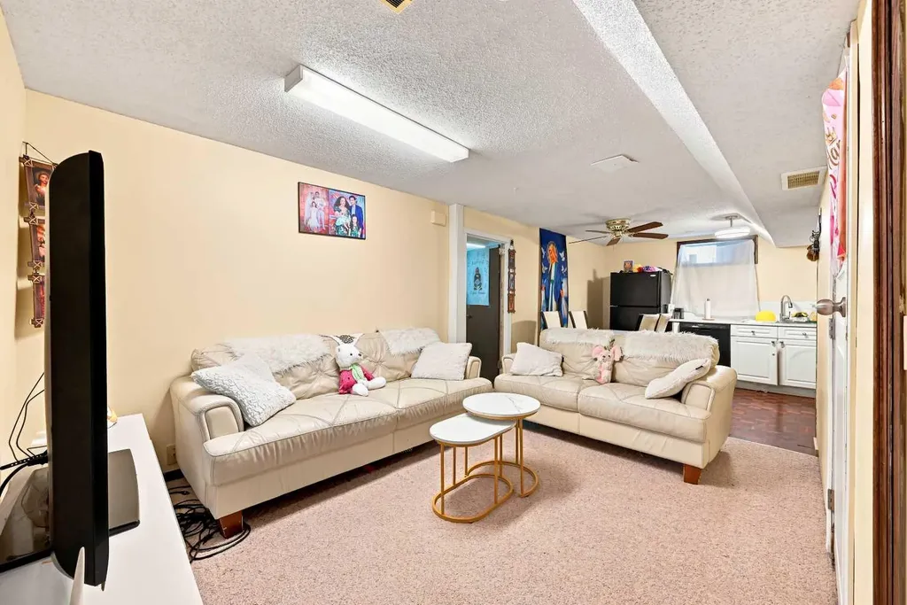 619 Whiteridge Road NE Calgary AB T1Y 2Y7