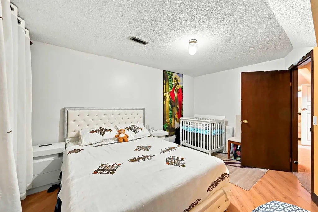 619 Whiteridge Road NE Calgary AB T1Y 2Y7