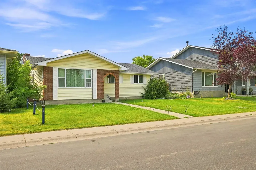 619 Whiteridge Road NE Calgary AB T1Y 2Y7