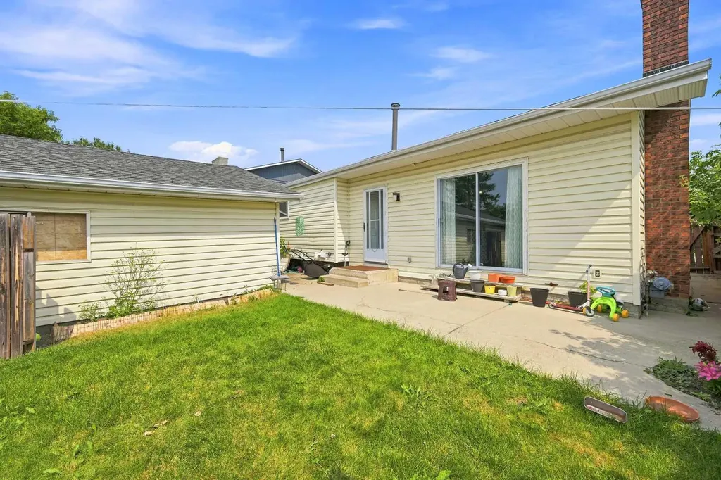 619 Whiteridge Road NE Calgary AB T1Y 2Y7
