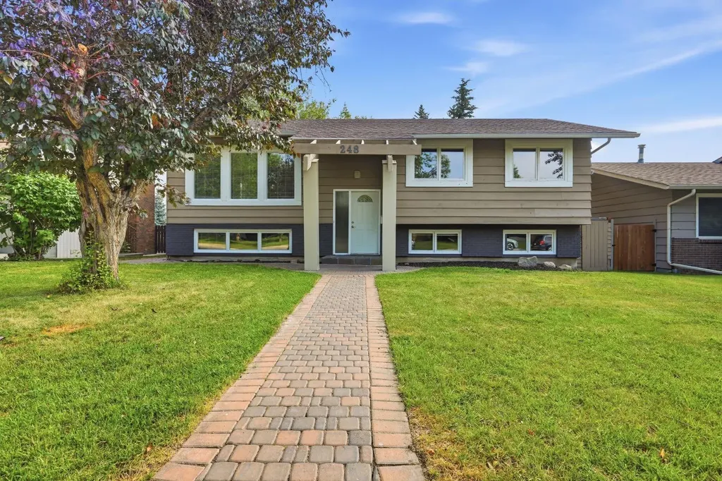 248 Parkland Crescent SE Calgary AB T2J 3Y5
