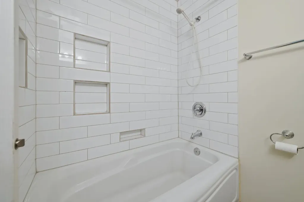 248 Parkland Crescent SE Calgary AB T2J 3Y5
