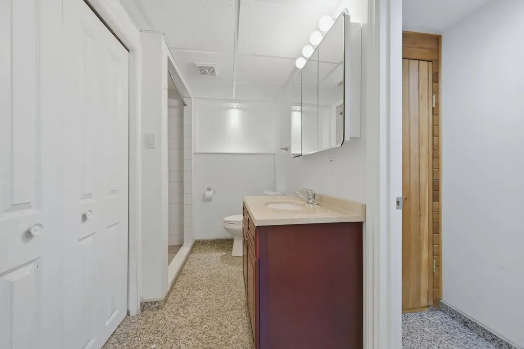 248 Parkland Crescent SE Calgary AB T2J 3Y5