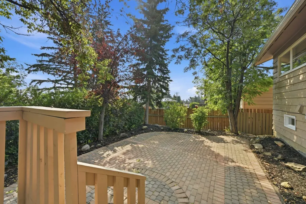 248 Parkland Crescent SE Calgary AB T2J 3Y5