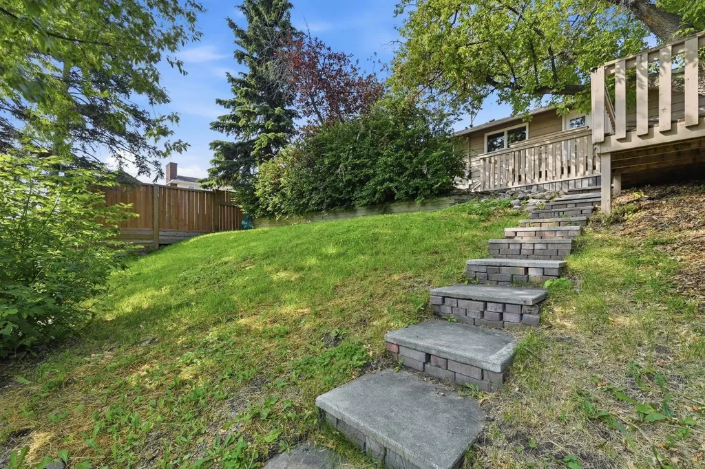 248 Parkland Crescent SE Calgary AB T2J 3Y5