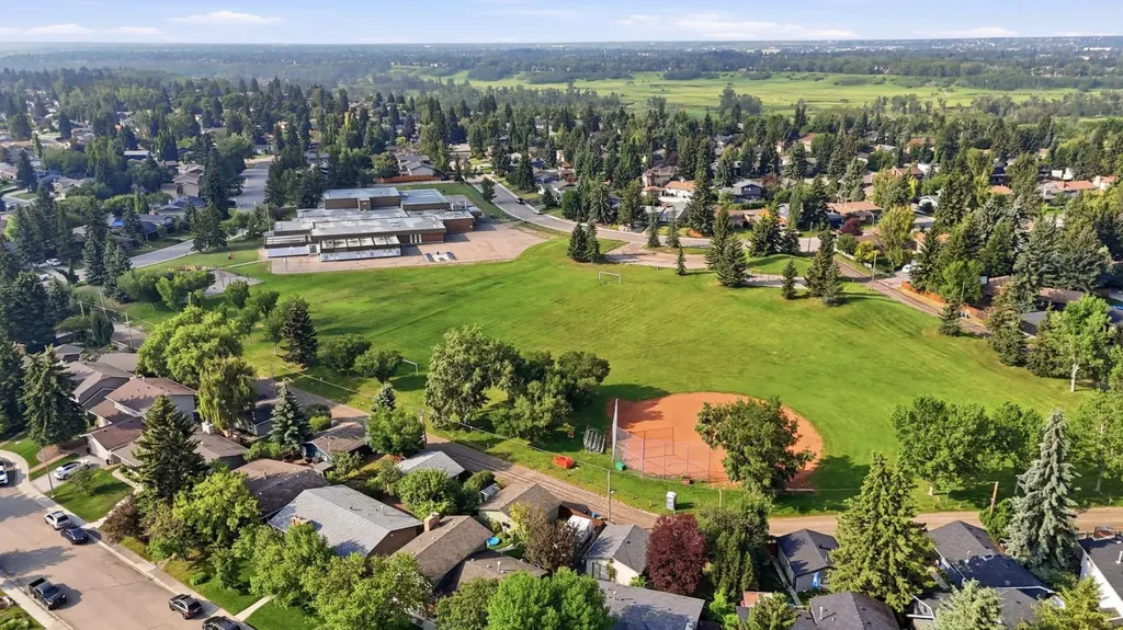 248 Parkland Crescent SE Calgary AB T2J 3Y5