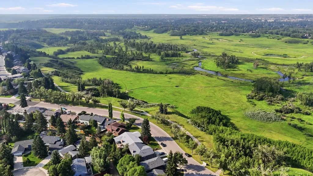 248 Parkland Crescent SE Calgary AB T2J 3Y5