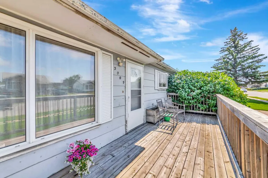3009 49 Avenue Lloydminster SK S9V 1C7