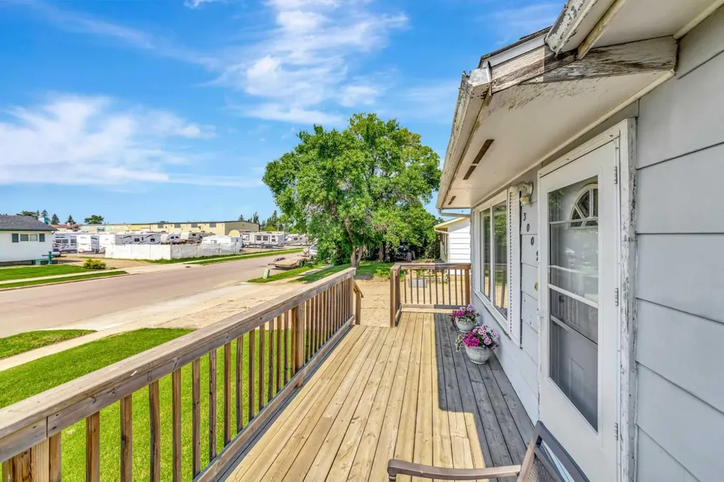 3009 49 Avenue Lloydminster SK S9V 1C7