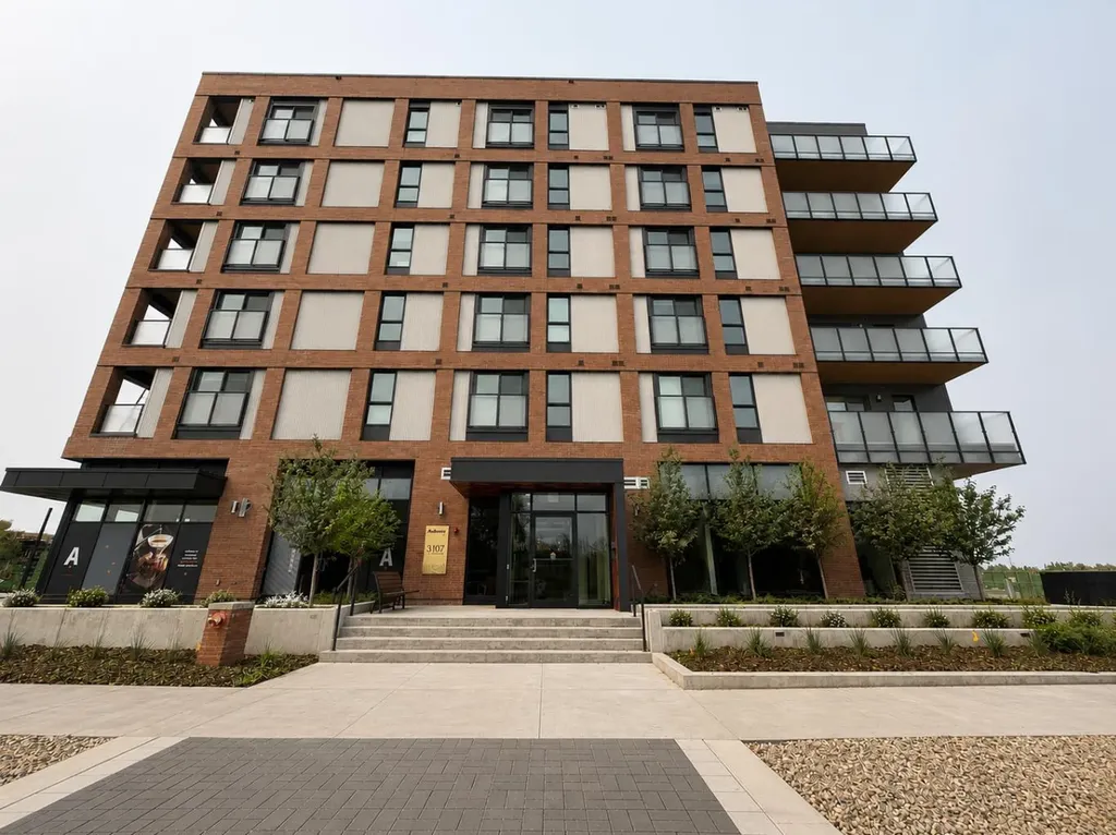 3107 Warren Street NW Calgary AB T3B 0M2