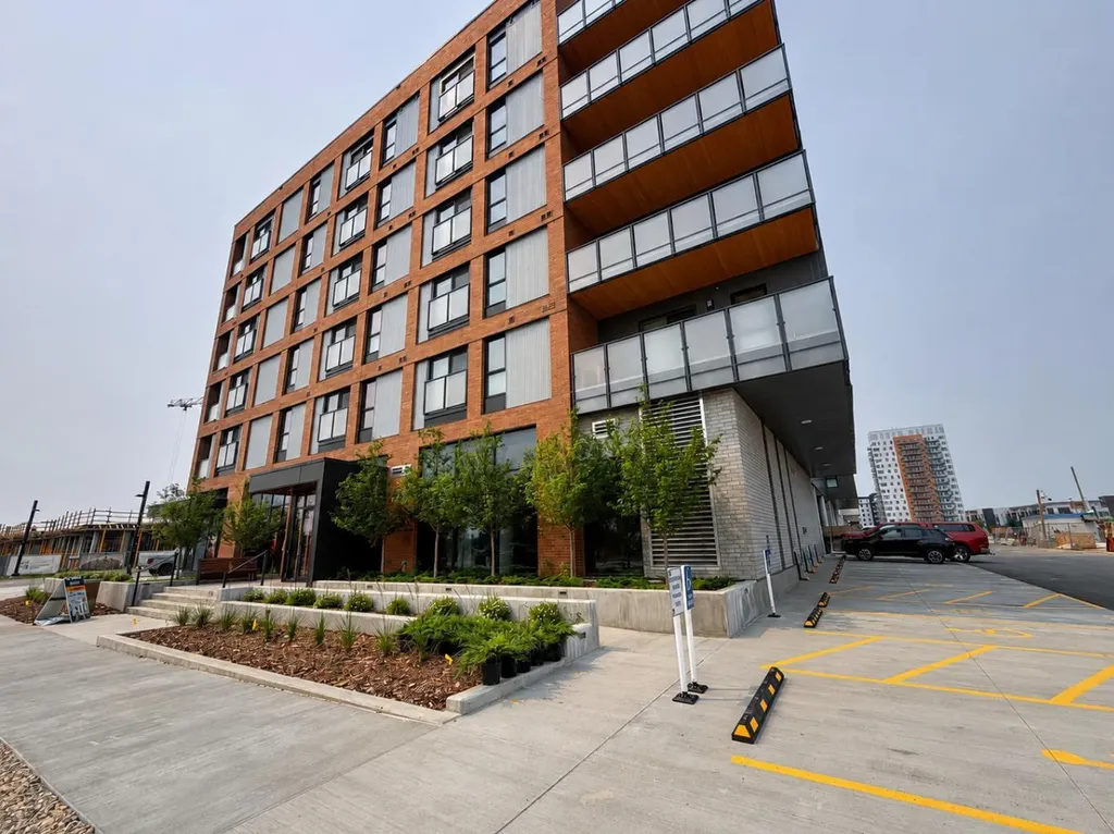 3107 Warren Street NW Calgary AB T3B 0M2