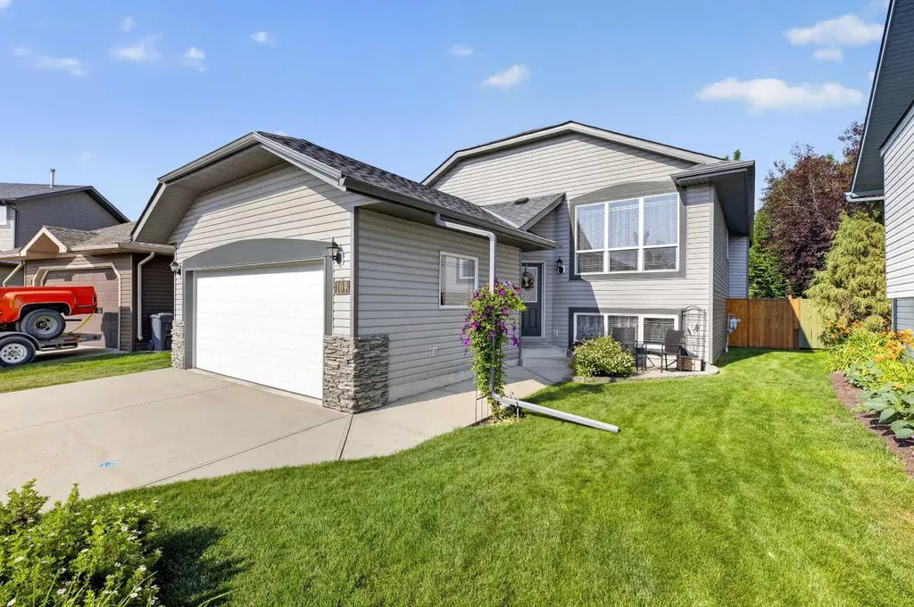 109 Willow Green Olds AB T4H1Y8