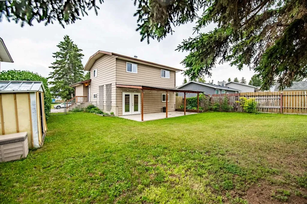 12 Opal Close Lacombe AB T4L1P9