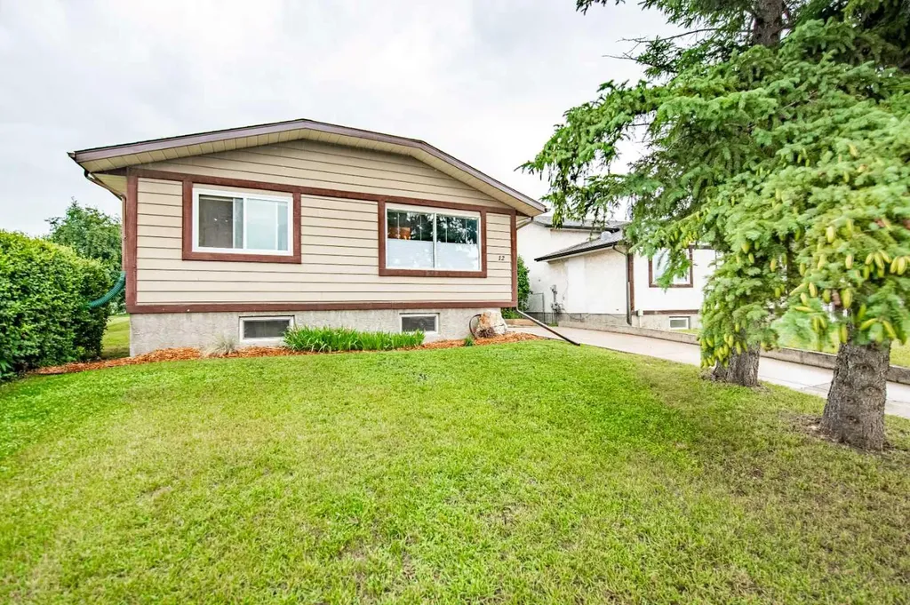 12 Opal Close Lacombe AB T4L1P9