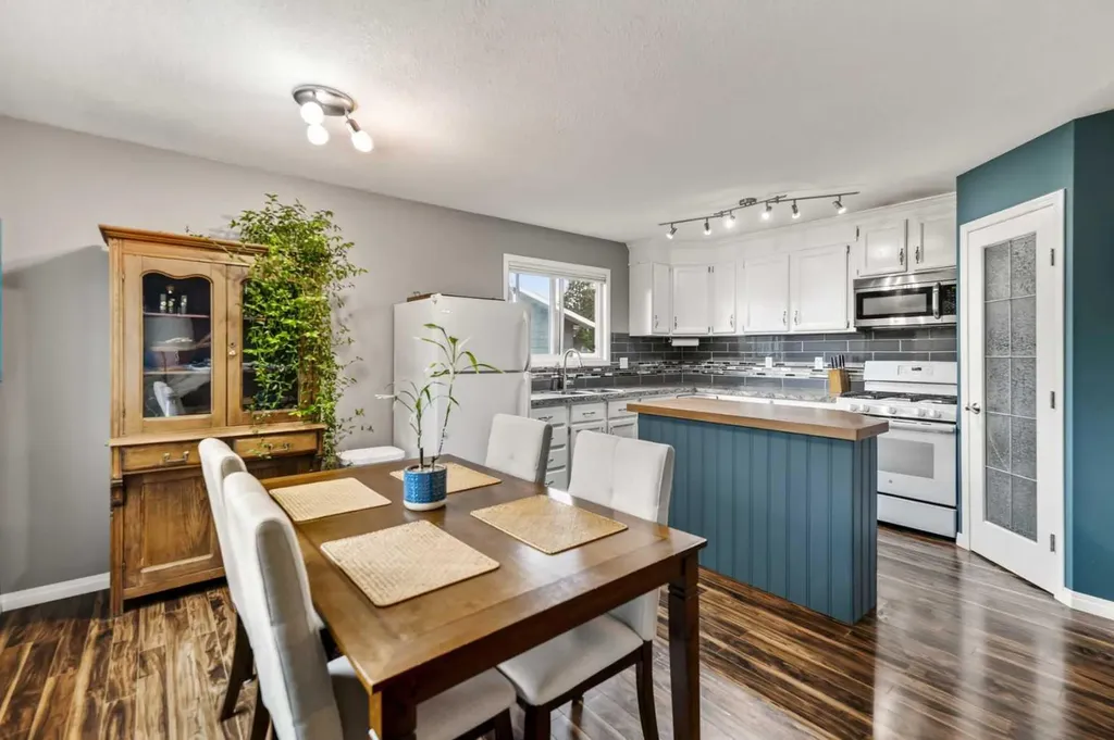 12 Opal Close Lacombe AB T4L1P9