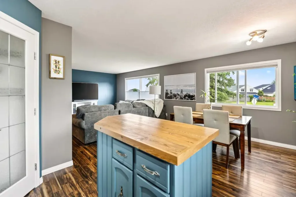 12 Opal Close Lacombe AB T4L1P9