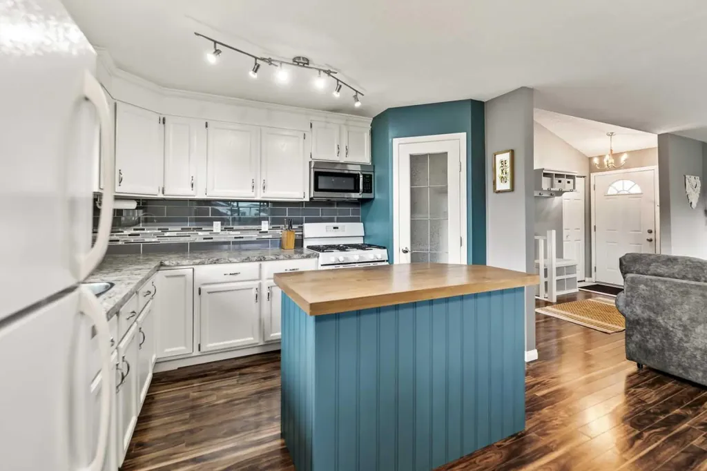 12 Opal Close Lacombe AB T4L1P9