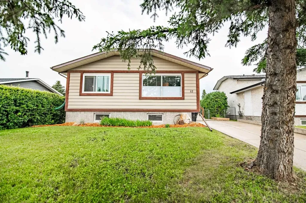 12 Opal Close Lacombe AB T4L1P9