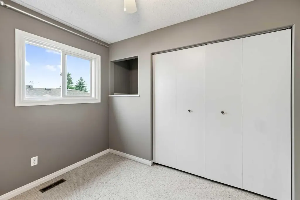 12 Opal Close Lacombe AB T4L1P9