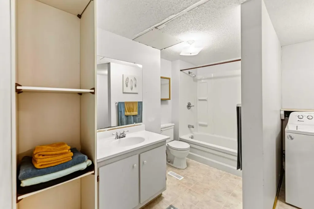 12 Opal Close Lacombe AB T4L1P9