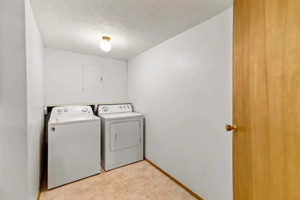 12 Opal Close Lacombe AB T4L1P9