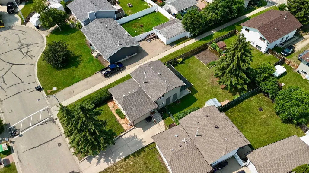 12 Opal Close Lacombe AB T4L1P9
