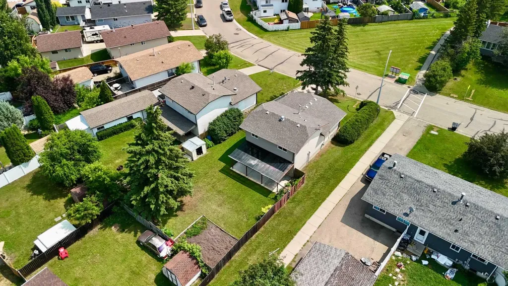 12 Opal Close Lacombe AB T4L1P9