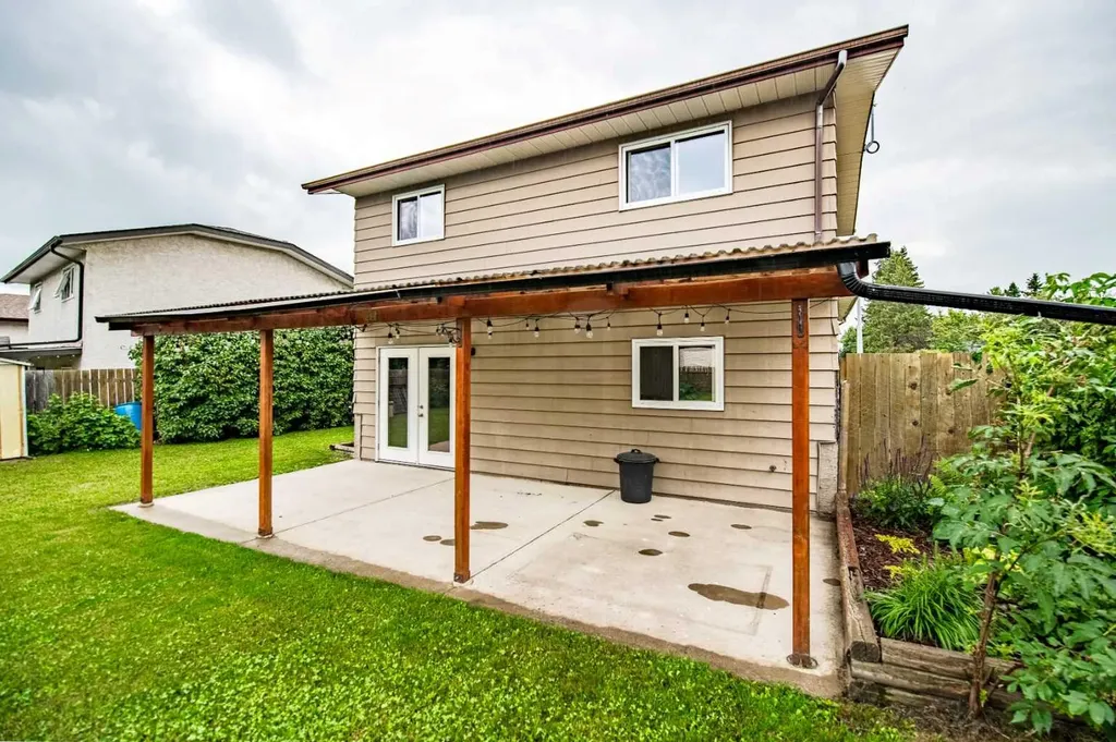 12 Opal Close Lacombe AB T4L1P9