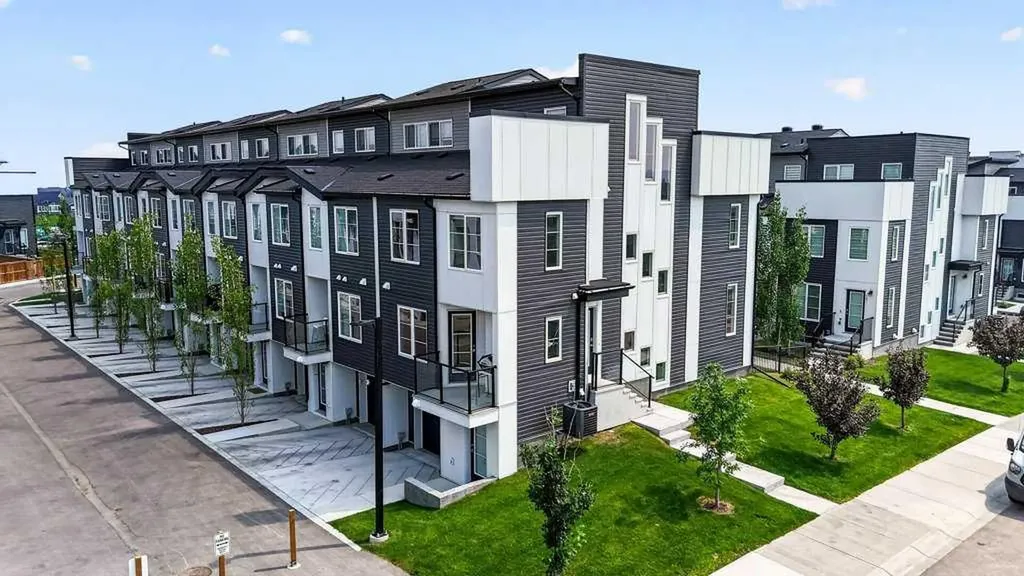474 Seton Circle SE Calgary AB T3M 3P6