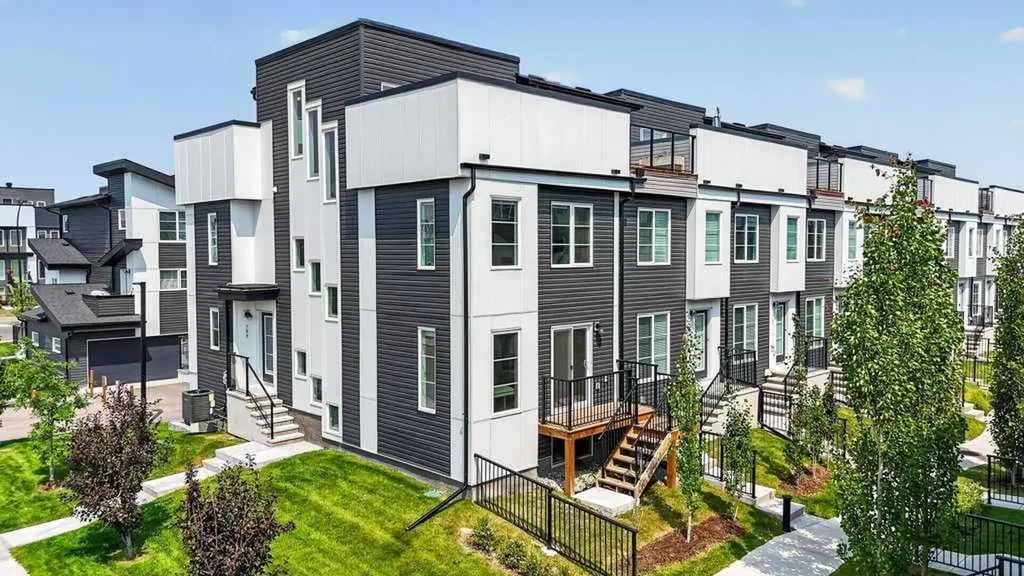 474 Seton Circle SE Calgary AB T3M 3P6