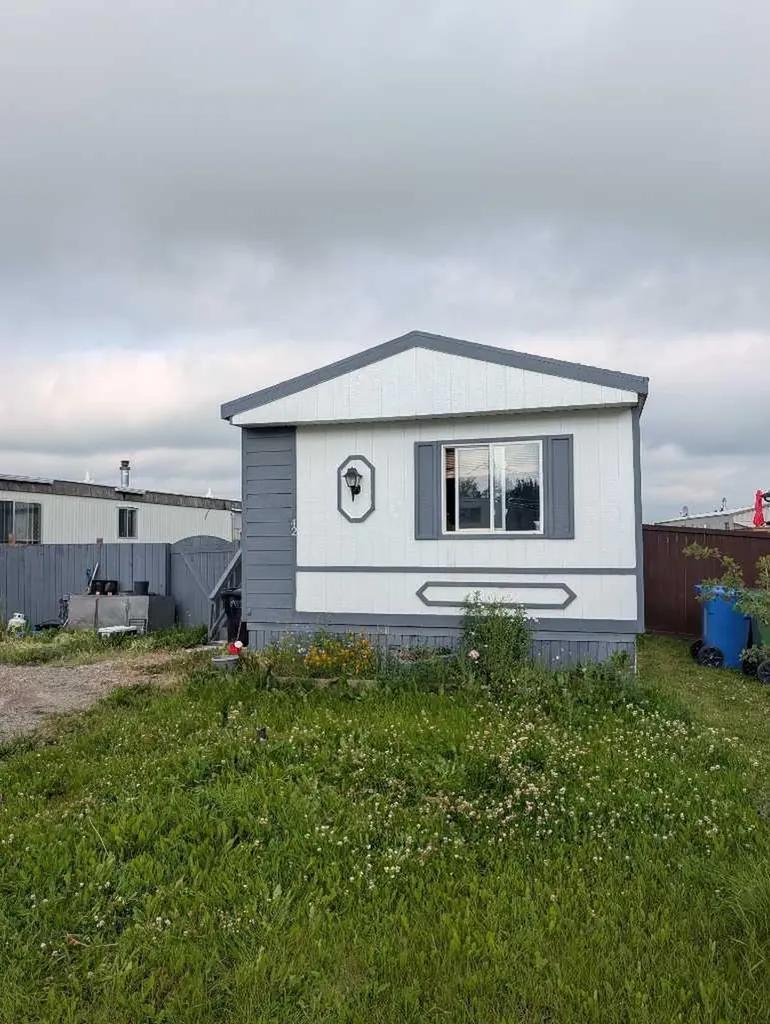 110 Highway 22 Cremona AB T0M0R0