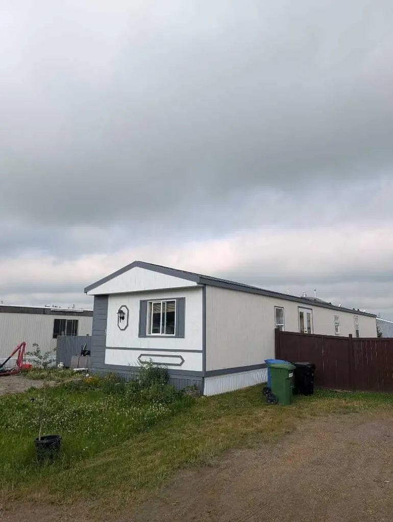 110 Highway 22 Cremona AB T0M0R0