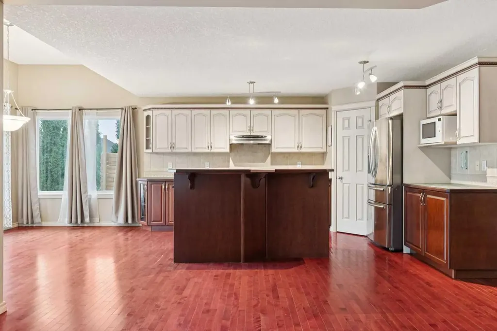 763 Cimarron Close Okotoks AB T1S 1X3