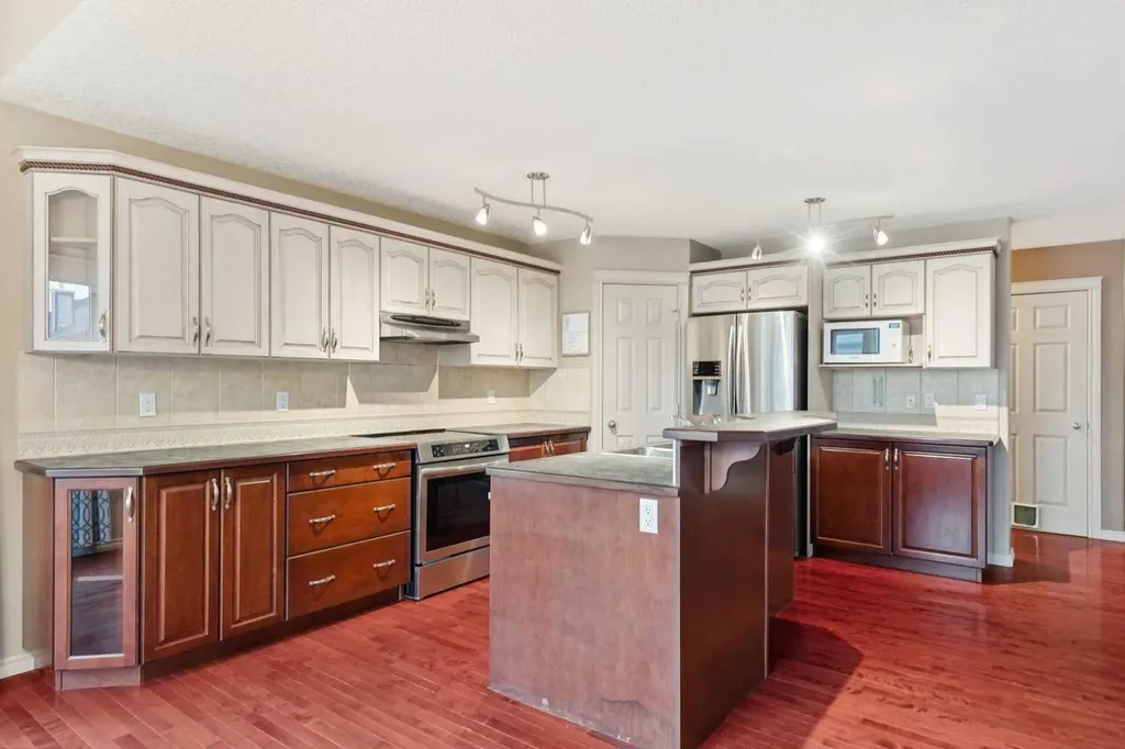 763 Cimarron Close Okotoks AB T1S 1X3